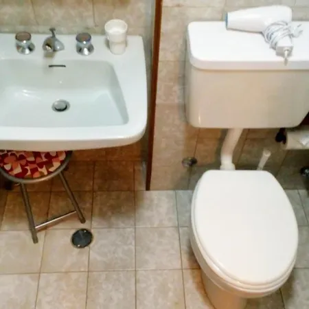 White House Cretax Apartment