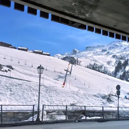 White House Cretax דירה