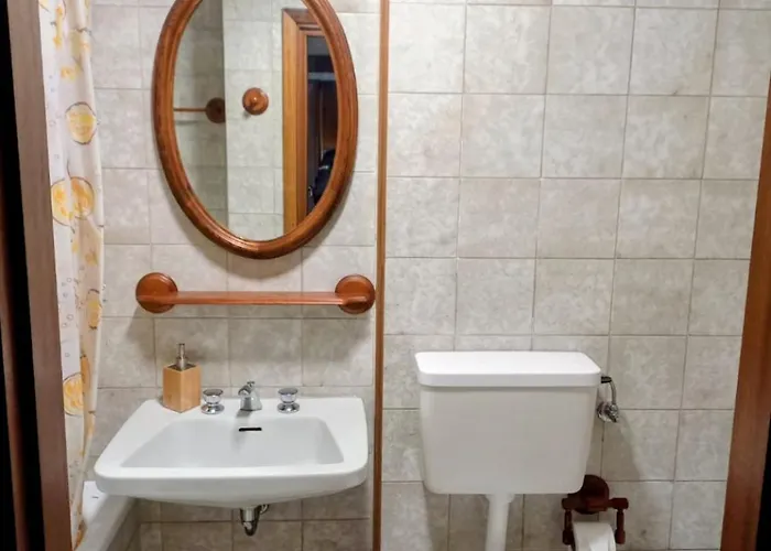 White House Cretax * ברויל-קרוויניה